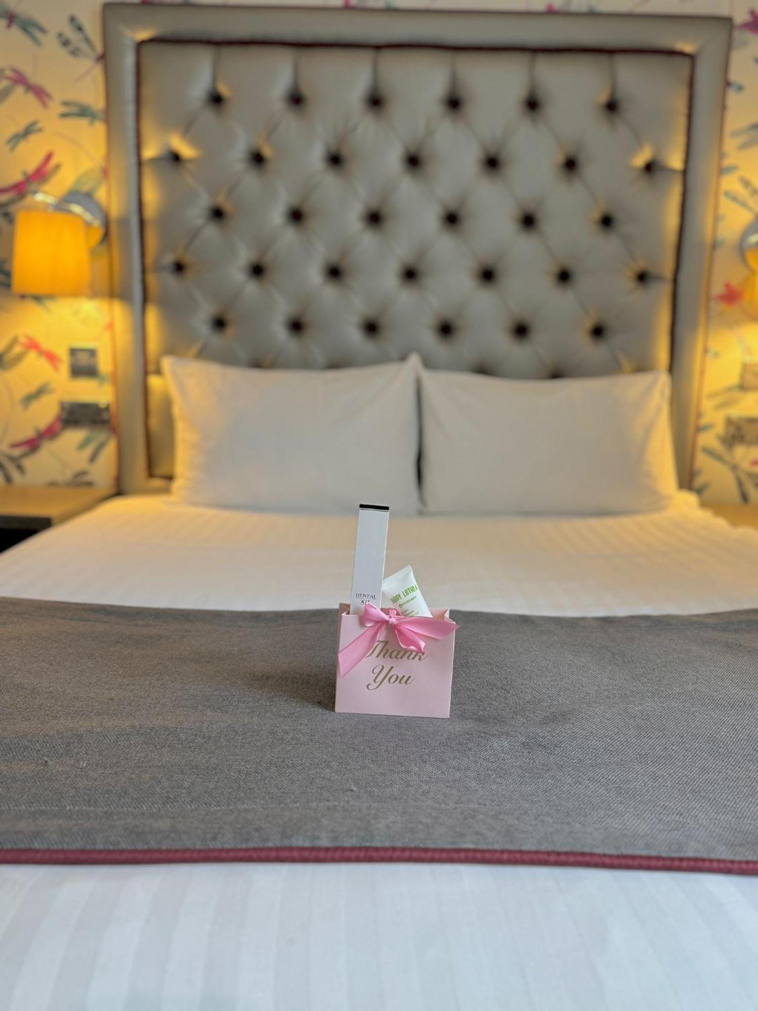 The Beverley Hotel London - Victoria Ngoại thất bức ảnh